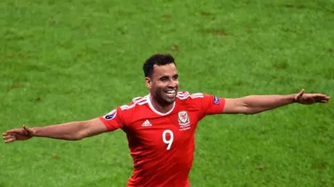 Wales' Hal Robson-Kanu celebrates