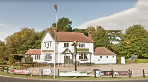 Google The Nags Head pub in Wootton