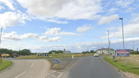 Dotterel roundabout on the A165