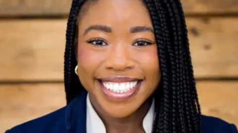 Howard University Sebuah headshot dari Profesor Kiah Duggins