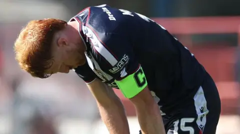 Dundee captain Simon Murray