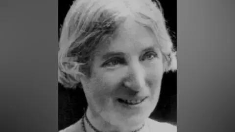 Edith Rigby shown in a black and white photo. Image payable per use, one use only, no cloning.