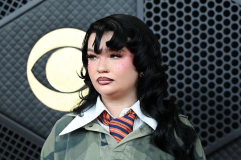 Lola Young announces first gig since col