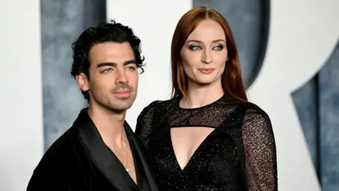 Getty Images Joe Jonas, Sophie Turner attend the 2023 Vanity Fair Oscar Party Hosted By Radhika Jones at Wallis Annenberg Center for the Performing Arts on March 12, 2023 in Beverly Hills, California