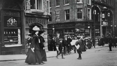 Jarrold Jarrold, 1909