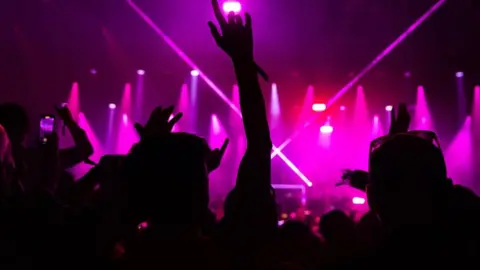 Adam Sorenson Pete Tong crowd