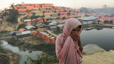 Simon Murphy Rohingya refugee