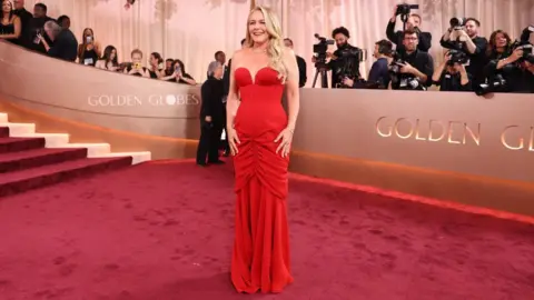 Getty Images Alicia Silverstone sul tappeto rosso ai Golden Globes 2026 (83a cerimonia annuale) tenutisi al Beverly Hilton di Beverly Hills, California, domenica 11 gennaio 2026. 