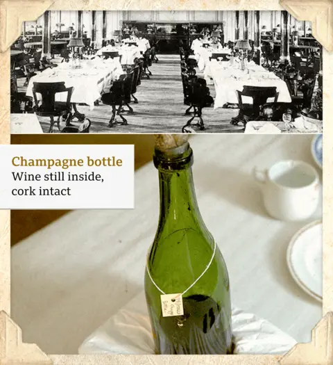 Una fotografía en blanco y negro de un comedor del Titanic, con una imagen debajo de una botella de champán con vino todavía dentro, el corcho intacto, rescatado del naufragio (foto de Getty Images, Kevin Church/BBC).