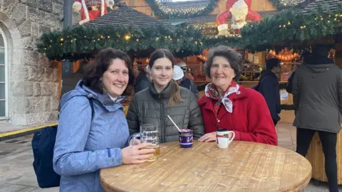 Victoria and Phoebe Seymour and grandmother Jean Wise