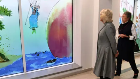 WPA Pool The duchess and Felicity Dahl