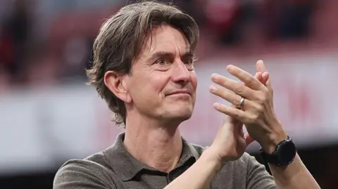 Thomas Frank claps
