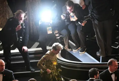 The Oasis Photos That Changed Everything A Journalists Testimony - 5d60c4g