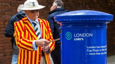 St Johns Wood postbox