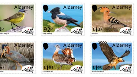 A picture of six stamps. Each individual stamp shows a bird.