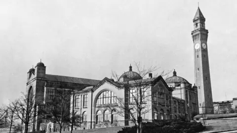 Humphrey Spender/Getty Images January 1939