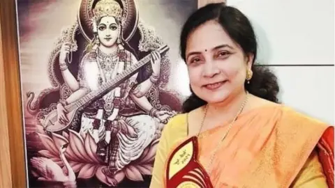 Parul Khakar Parul Khakhar