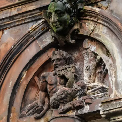 Grant McIntosh Sandstone figure