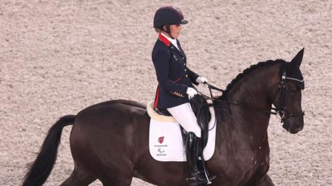 Sophie Wells in action at the Tokyo Paralympics