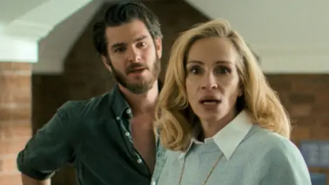 Andrew Garfield and Julia Roberts in After The Hunt