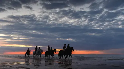 Chris Taylor Photo Household Cavalry Mounted Regiment on Holkham beach