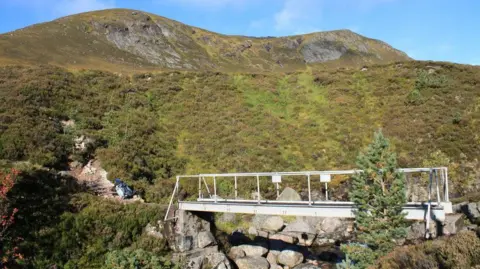 Colin Kinnear/Geograph Luibeg Bridge