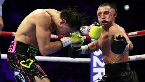 Brandon Figueroa punches Nick Ball and his face contorts