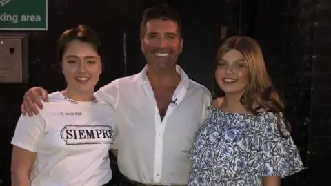 Molly Cuddihy Sara, Molly and Simon Cowell