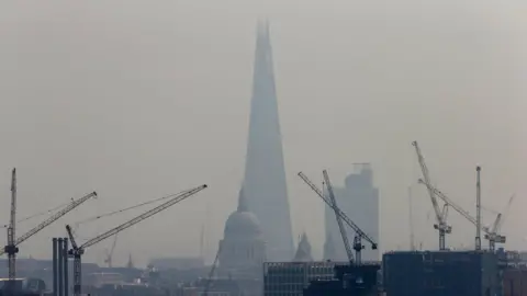 Reuters Shard in smog