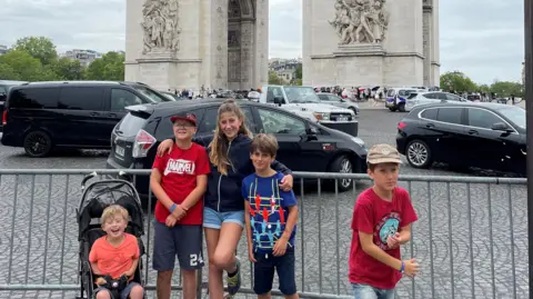 PA Children in Paris