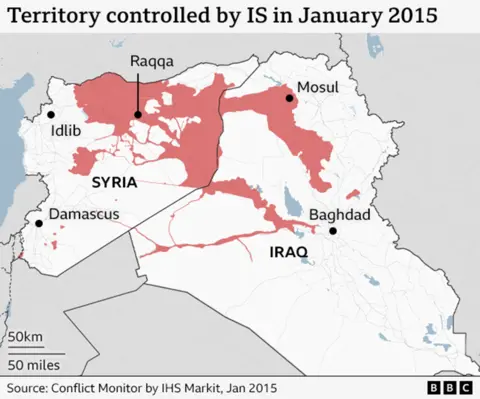 Map showing the location of Idlib, Raqqa and Mosul plus the territory held by IS in Syria and Iraq in January 2015