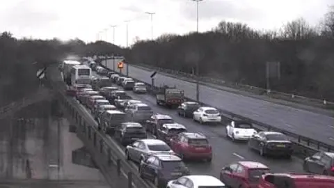 Traffic Wales M4 J28 Tredegar Park (Westbound)