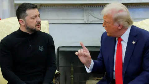 US President Donald Trump points his finger at Ukrainian President Volodymyr Zelensky in the White House