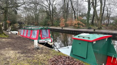 Boats on Basingstoke Canal