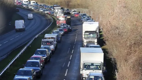 Hemel Hempstead Three injured in six vehicle crash on A41