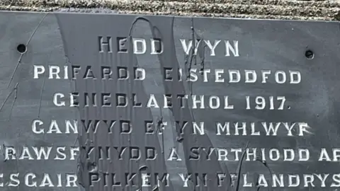 BBC Memorial plaque on Hedd Wyn statue