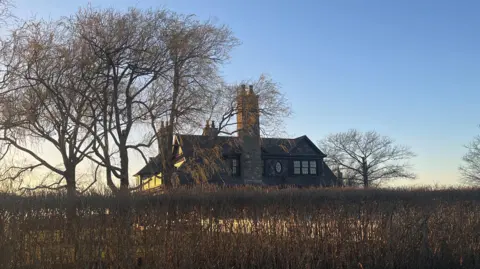 Jeffries' mansion in the Hamptons