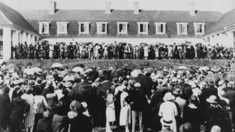 Andover History and Archaeology Society A black and white picture of large crowds gathered at the opening of the Andover War Memorial Hospital in 1926.
