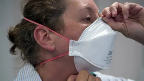 Nurse wearing an FFP3 mask