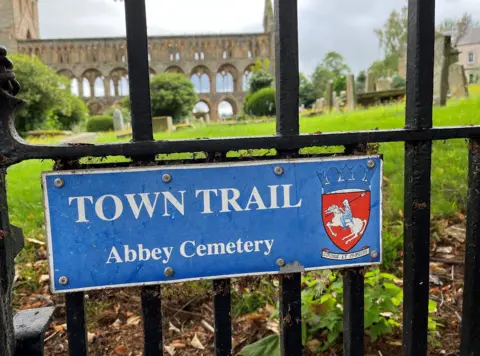 Jedburgh Abbey cemetery