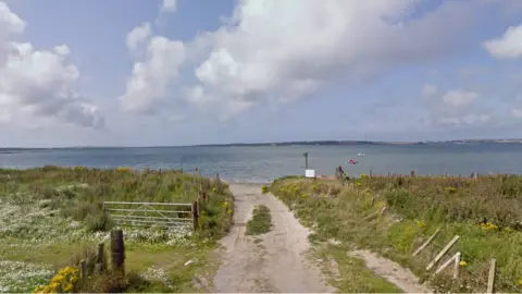 Google Traeth Penial, Anglesey