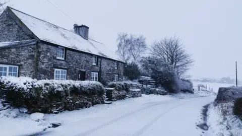 NorthWalesRuth/Weather watchers Conwy house in snow