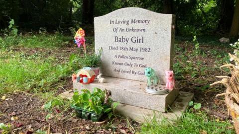 Headstone "in loving memory of an unknown baby girl" 