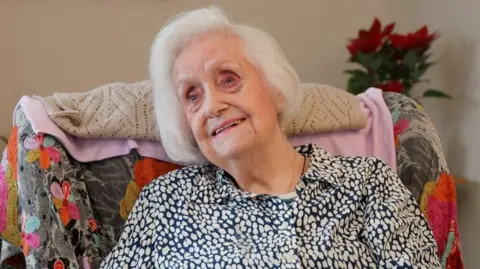 The Suffolk Women's Land Army Memorial Trust Suffolk war hero Paddy Reed