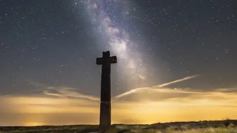 Steve Bell Milky Way above Young Ralph's Cross