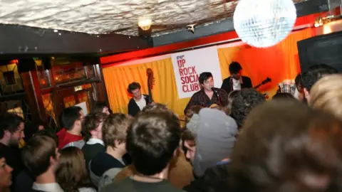 Jen O'Neill Mumford and Sons at The Swan in Ipswich