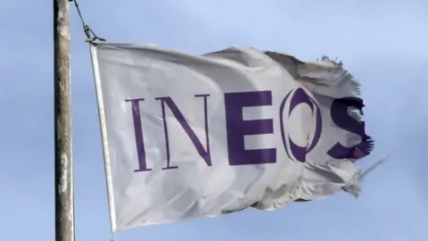 PA Ineos flag