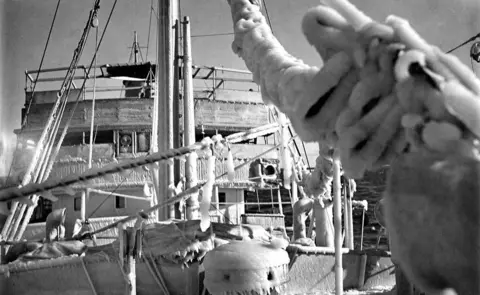 National Oceanographic Library Discovery II