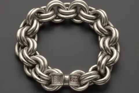 NAtional Museums Scotland Pictish chain of 22 double links with a pennanular terminal ring, from Whitecleugh, Lanarkshire, 6th or 7th century.jpg