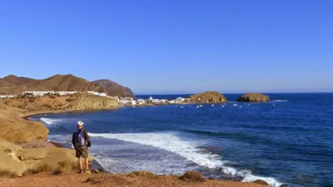 Dan Colegate Dan looks at sea